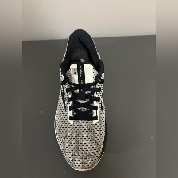 Brooks Womens Adrenaline GTS 22 Gray and Black Running Shoes, Size:8 - Picture 6 of 14